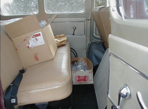 came with two rows rear bench seats and split buckets in front